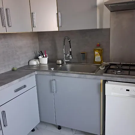 Family Friendly Cozy 尼斯